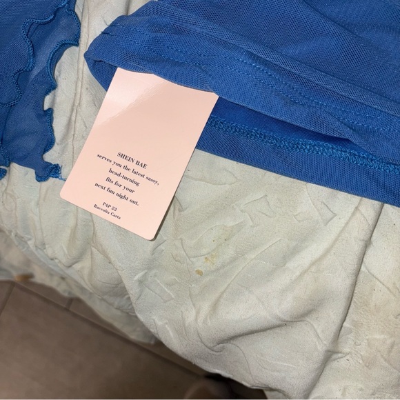 PLT Off the shoulder top - Picture 2 of 5